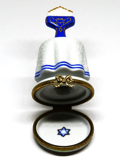 LIMOGES FRANCE BOX ~ JUDAICA ~ MENORAH ON A TABLE ~ HANUKKAH ~ JEWISH STAR
