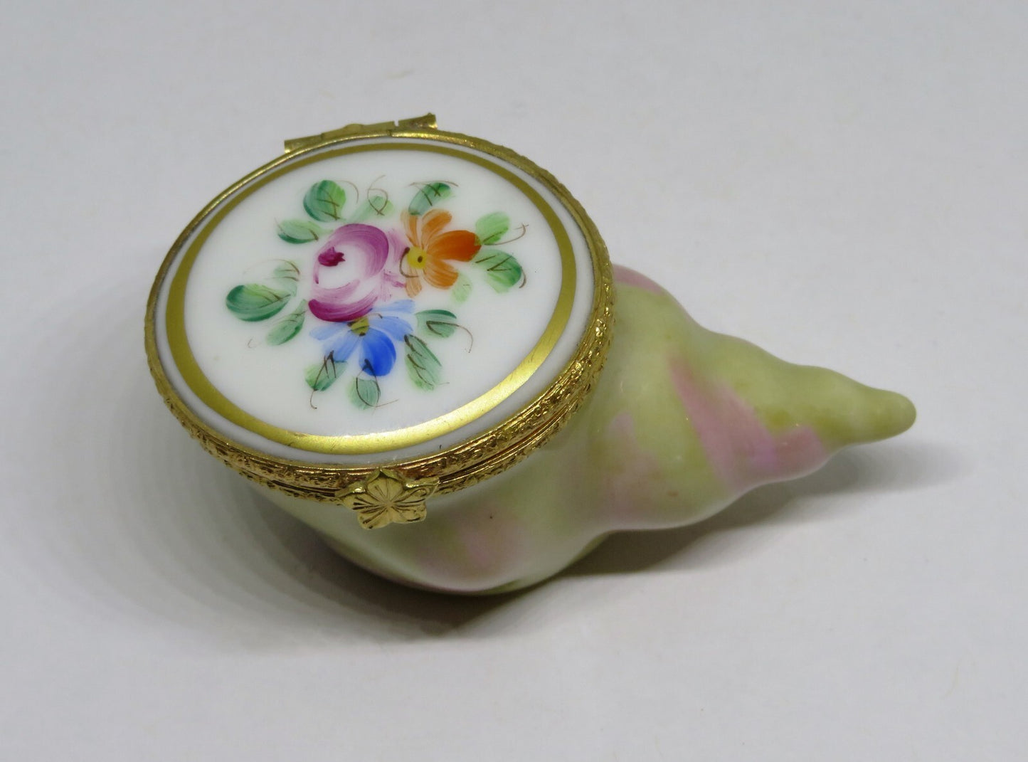 LIMOGES FRANCE BOX ~ SPIRAL SEA SHELL ~ FLORAL ~ FLOWERS ~ PEINT MAIN