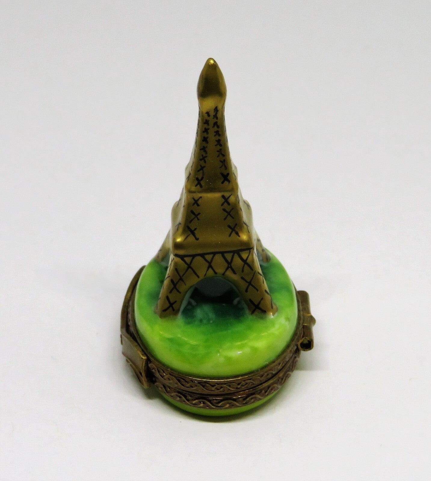 LIMOGES BOX ~ PARRY-VIEILLE ~ TINY GOLD EIFFEL TOWER ~ FRENCH FLAGS ~ PEINT MAIN