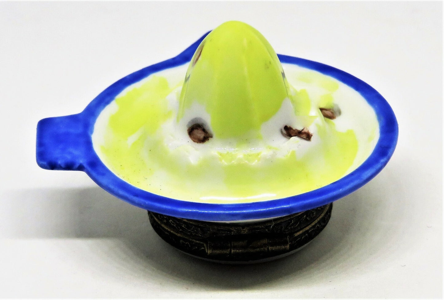 LIMOGES FRANCE BOX ~ CITRUS REAMER -JUICER~ LEMONS ~ LIMES ~ FRUITS ~ PEINT MAIN