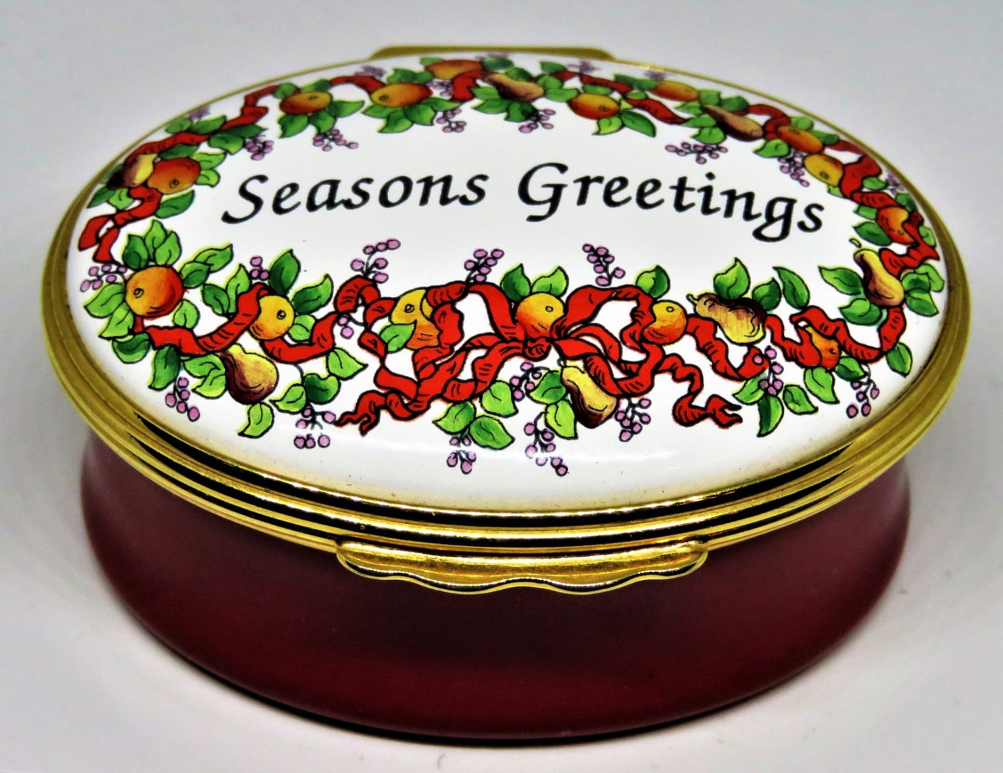 HALCYON DAYS ENAMEL BOX - "SEASONS GREETINGS" - CHRISTMAS WREATH - MISTLETOE