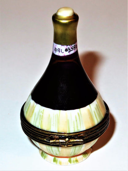 LIMOGES BOX~ ITALIAN CHIANTI WINE BOTTLE ~ITALY~ GRAPES & CORKSCREW ~ PEINT MAIN