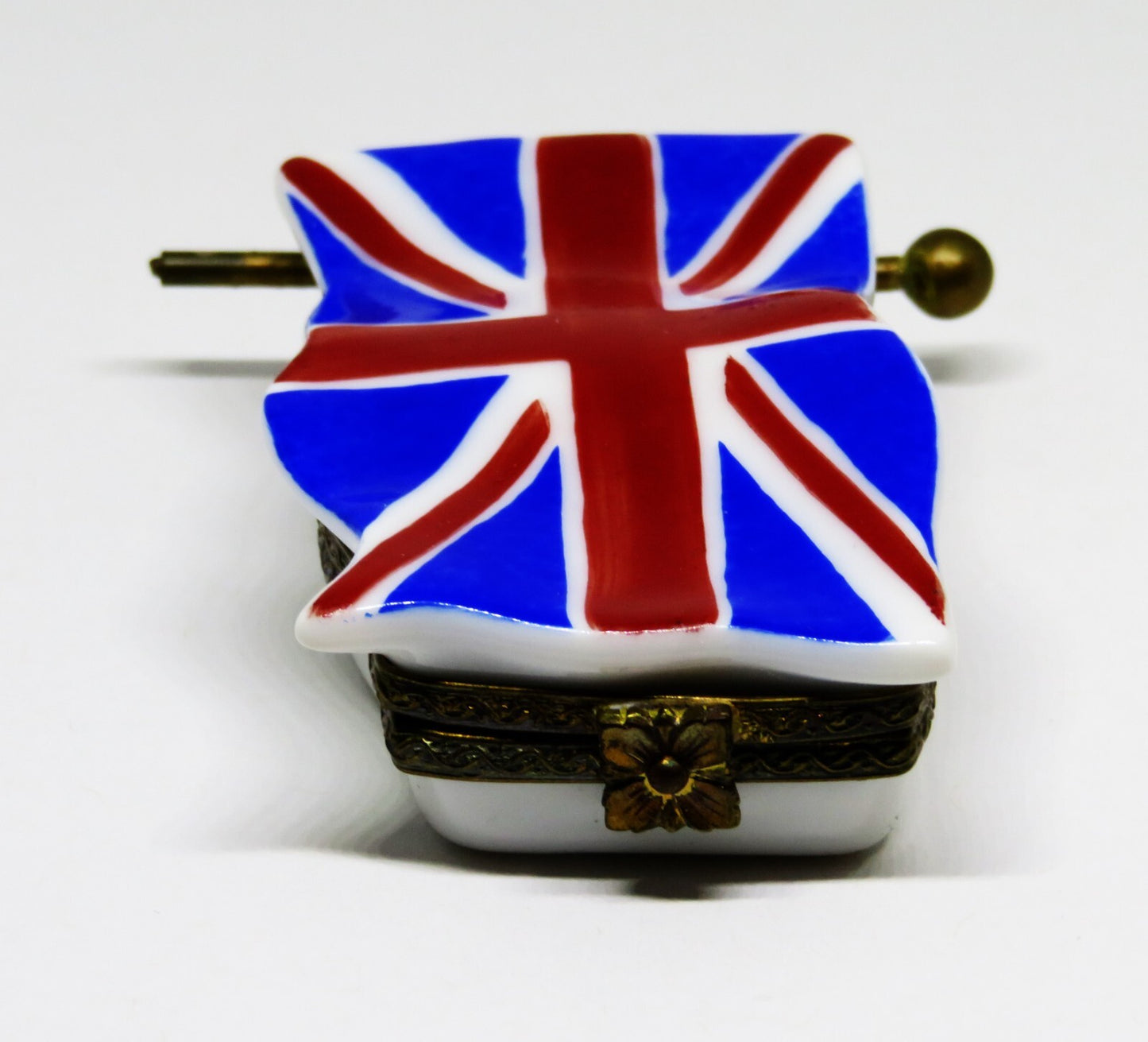 LIMOGES FRANCE BOX -EXIMIOUS- BRITISH UNION JACK FLAG ON A POLE - UNITED KINGDOM
