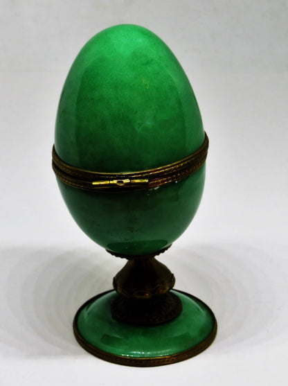 LIMOGES BOX - VIALARD - EASTER EGG ON A PEDESTAL - BOUQUET OF FLOWERS - "AS IS"