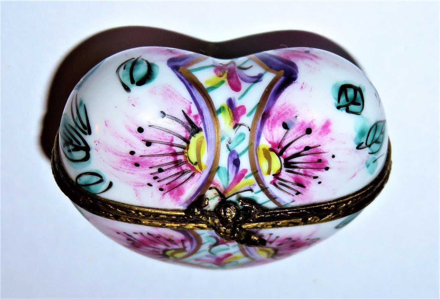 LIMOGES FRANCE BOX ~ FLORAL HEART ~ PINK FLOWERS & CUPID ~ ANNIVERSARY