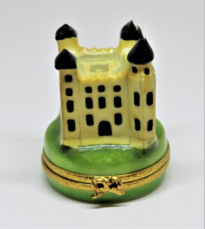 LIMOGES FRANCE BOX - ARTORIA - TOWER OF LONDON & BRITISH FLAG - ENGLAND - LE