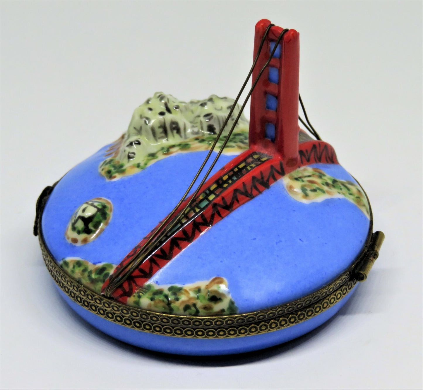 LIMOGES FRANCE BOX - CHANILLE - GOLDEN GATE BRIDGE - SAN FRANCISCO - CABLE CAR