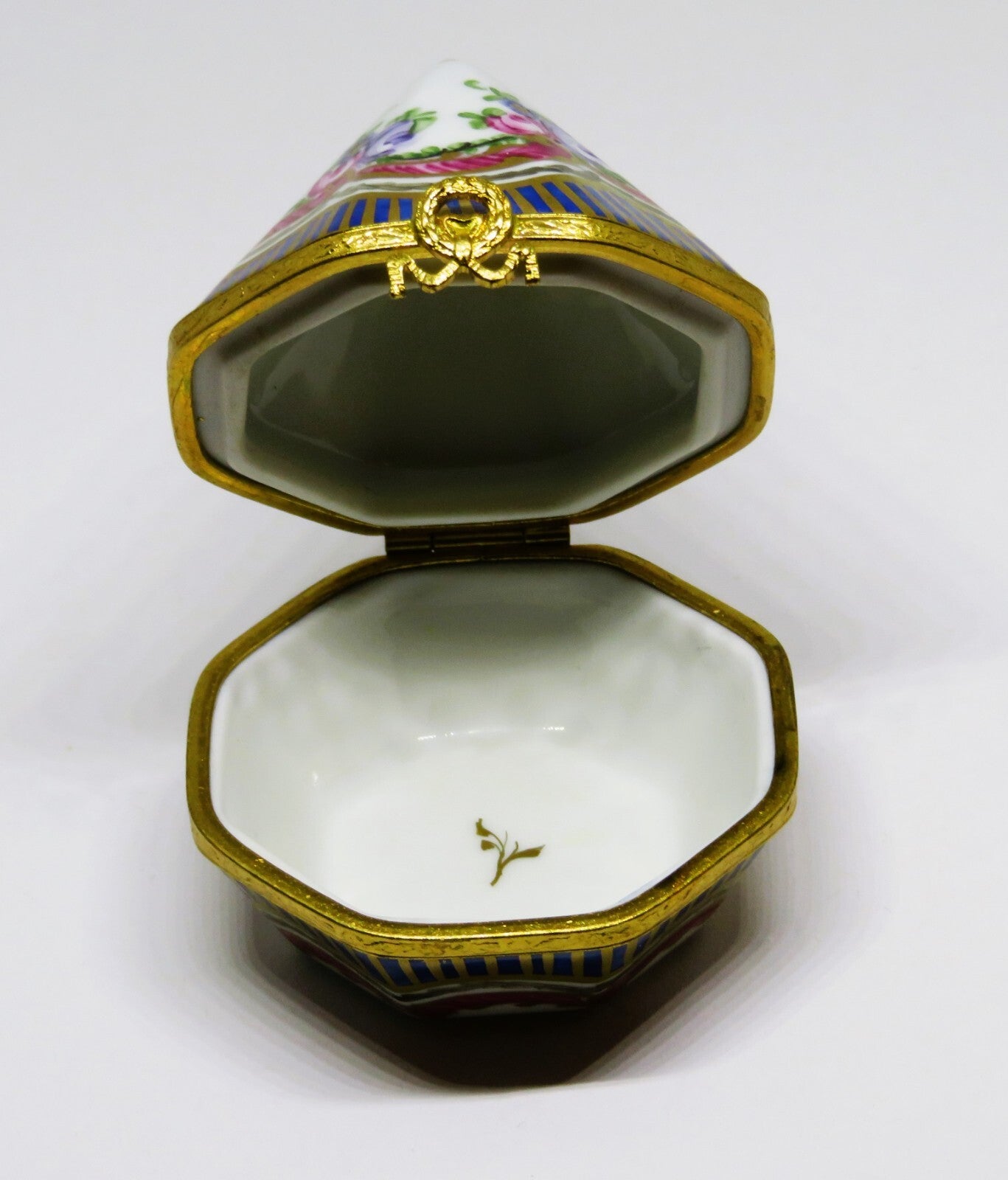 LIMOGES FRANCE BOX- UNUSUAL 8 SIDED FLORAL PYRAMID -SEVRES STYLE- FLOWERS -ROSES