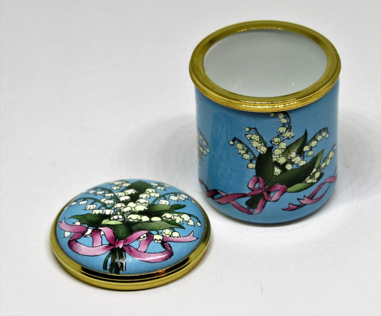HALCYON DAYS ENAMEL BOX - BOUQUETS OF LILY OF THE VALLEY - FLOWERS - RIBBONS