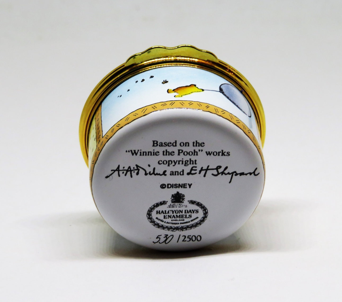 HALCYON DAYS ENAMEL BOX - WINNIE THE POOH - DISNEY - HOW A BEAR LIKES HONEY!