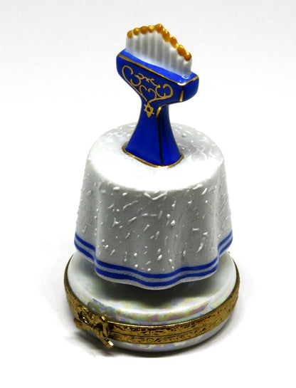 LIMOGES FRANCE BOX ~ JUDAICA ~ MENORAH ON A TABLE ~ HANUKKAH ~ JEWISH STAR