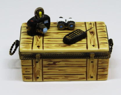 LIMOGES BOX - EXIMIOUS - AFRICAN SAFARI TRAVEL TRUNK - CAMERA & MAP & BINOCULARS