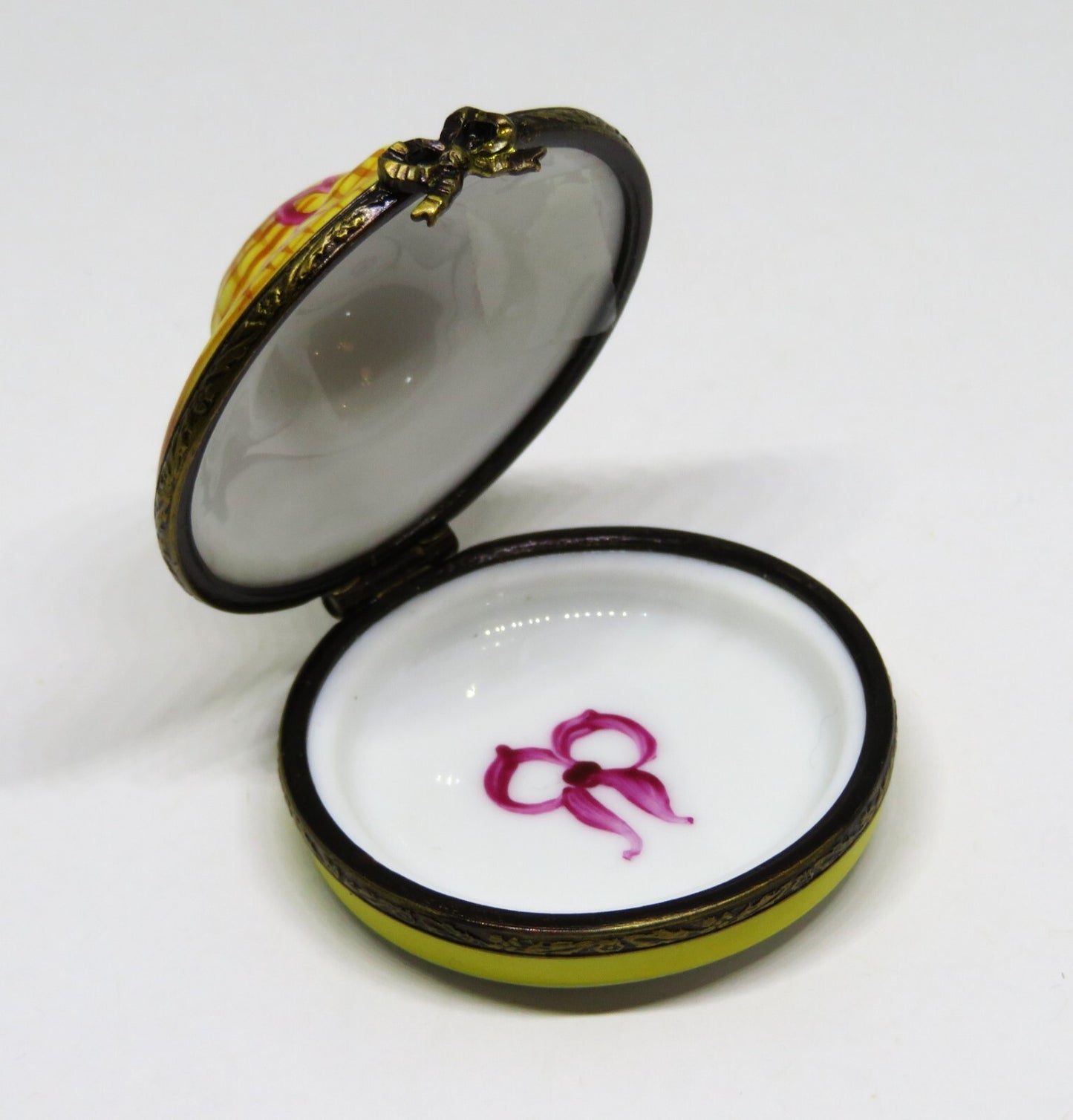 LIMOGES FRANCE BOX- 'STRAW' GARDENING HAT & REMOVABLE HAT INSIDE - SUMMER BONNET