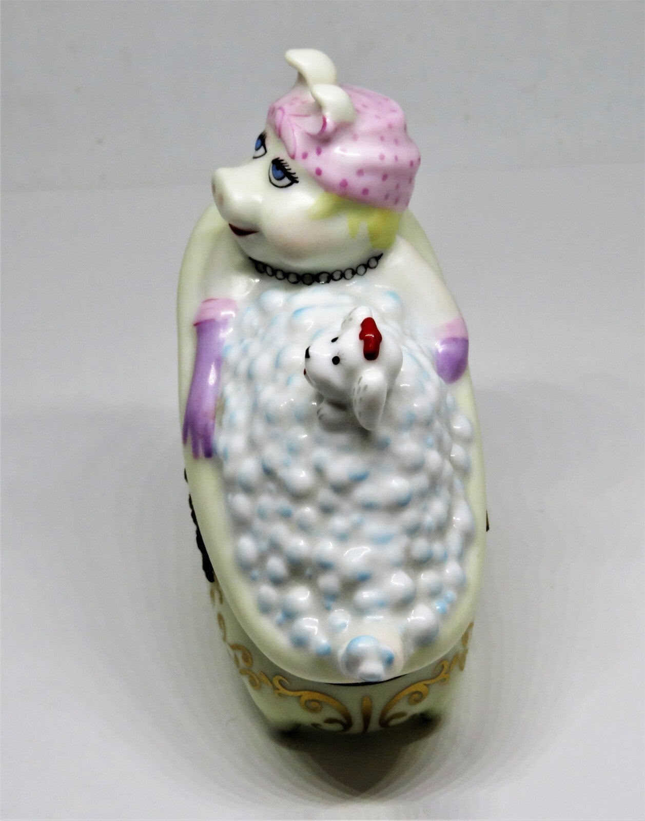 LIMOGES BOX- MISS PIGGY & DOG FOO-FOO IN A BUBBLE BATH - MUPPETS - SESAME STREET
