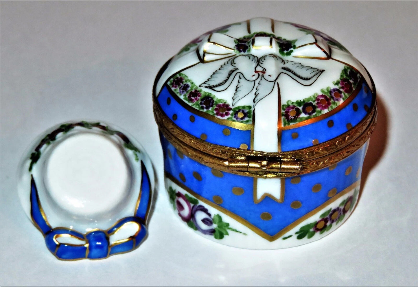 LIMOGES FRANCE BOX~HAT BOX & HAT~ DOVES & RIBBON & FLOWERS ~SEVRES ROSES~ BIRDS