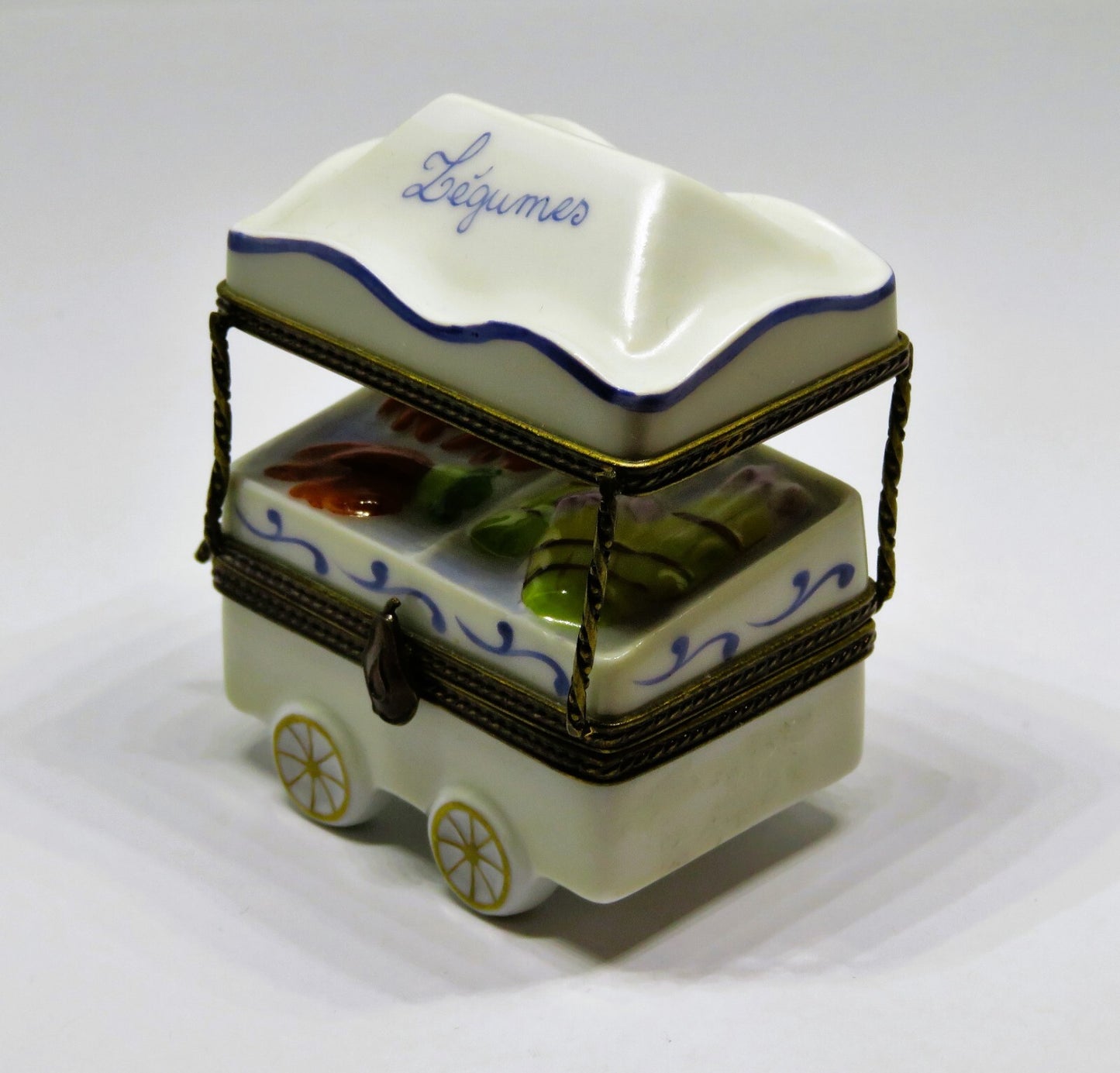 LIMOGES BOX ~ OUTDOOR VEGETABLE STAND ~ PUSHCART & AWNING ~ LEGUMES ~ PEINT MAIN