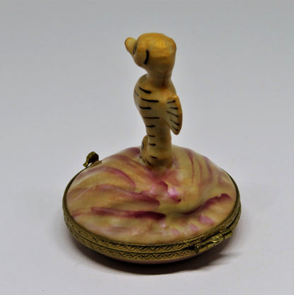 LIMOGES BOX - ROCHARD - SEAHORSE ON A SEASHELL - CLAM SHELL - SEAHORSE CLASP
