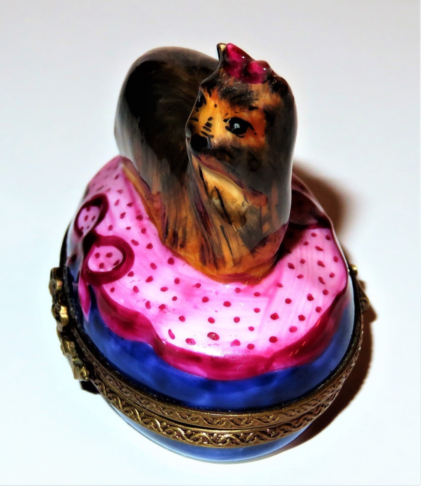 LIMOGES FRANCE BOX ~ PV ~ YORKSHIRE TERRIER DOG & BONE ~ YORKIE ~ PEINT MAIN