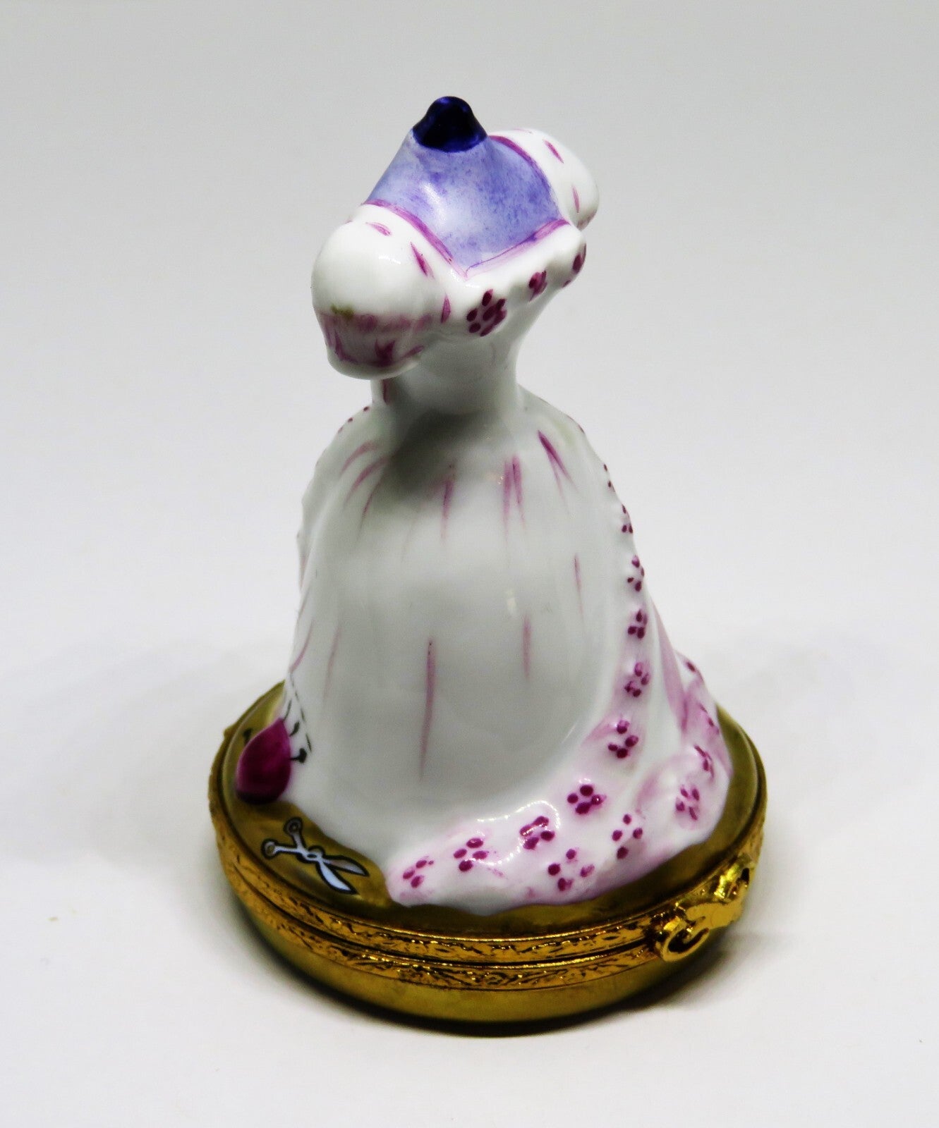 LIMOGES BOX ~ARTORIA~ PROM DRESS ON A MANNEQUIN ~ SEWING ~ SCISSORS ~ PEINT MAIN