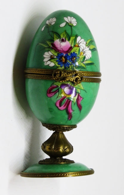 LIMOGES BOX - VIALARD - EASTER EGG ON A PEDESTAL - BOUQUET OF FLOWERS - "AS IS"