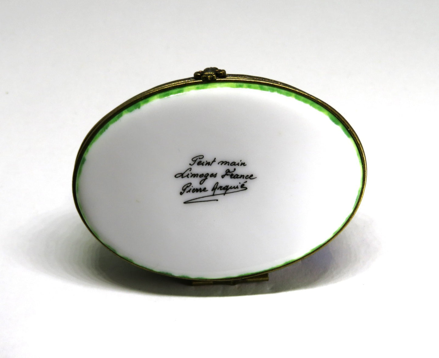 LIMOGES FRANCE BOX- PIERRE ARQUIE - CASTLE - FRENCH CHATEAU - FLEUR-DE-LIS CLASP
