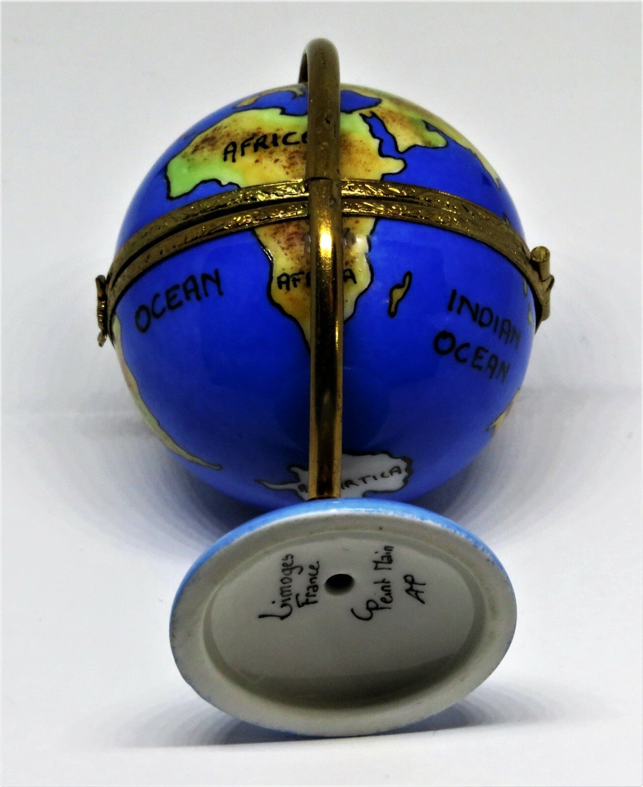 LIMOGES FRANCE BOX - WORLD GLOBE & METAL AXIS - EAGLE CLASP- GEOGRAPHY