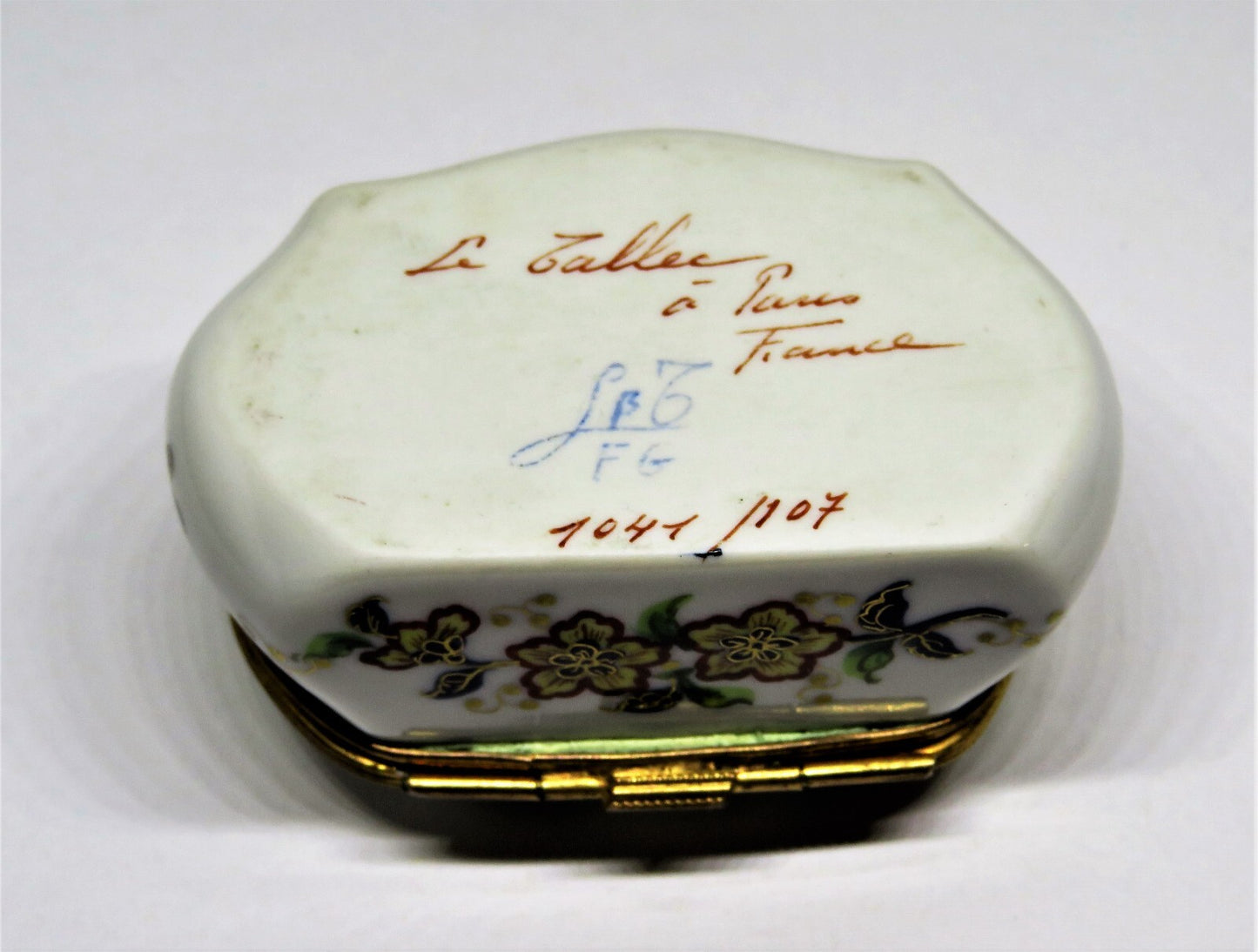 LIMOGES BOX- LE TALLEC -VINTAGE CASKET- BAYEUX - BIRD & FLOWERS & BUTTERFLY 1967