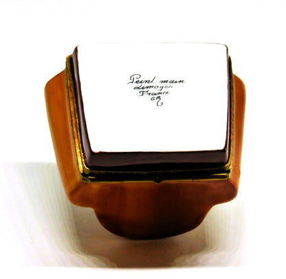 LIMOGES BOX -GR- MAN'S LEATHER EASY CHAIR -TV GUIDE & REMOTE CONTROL- EYEGLASSES