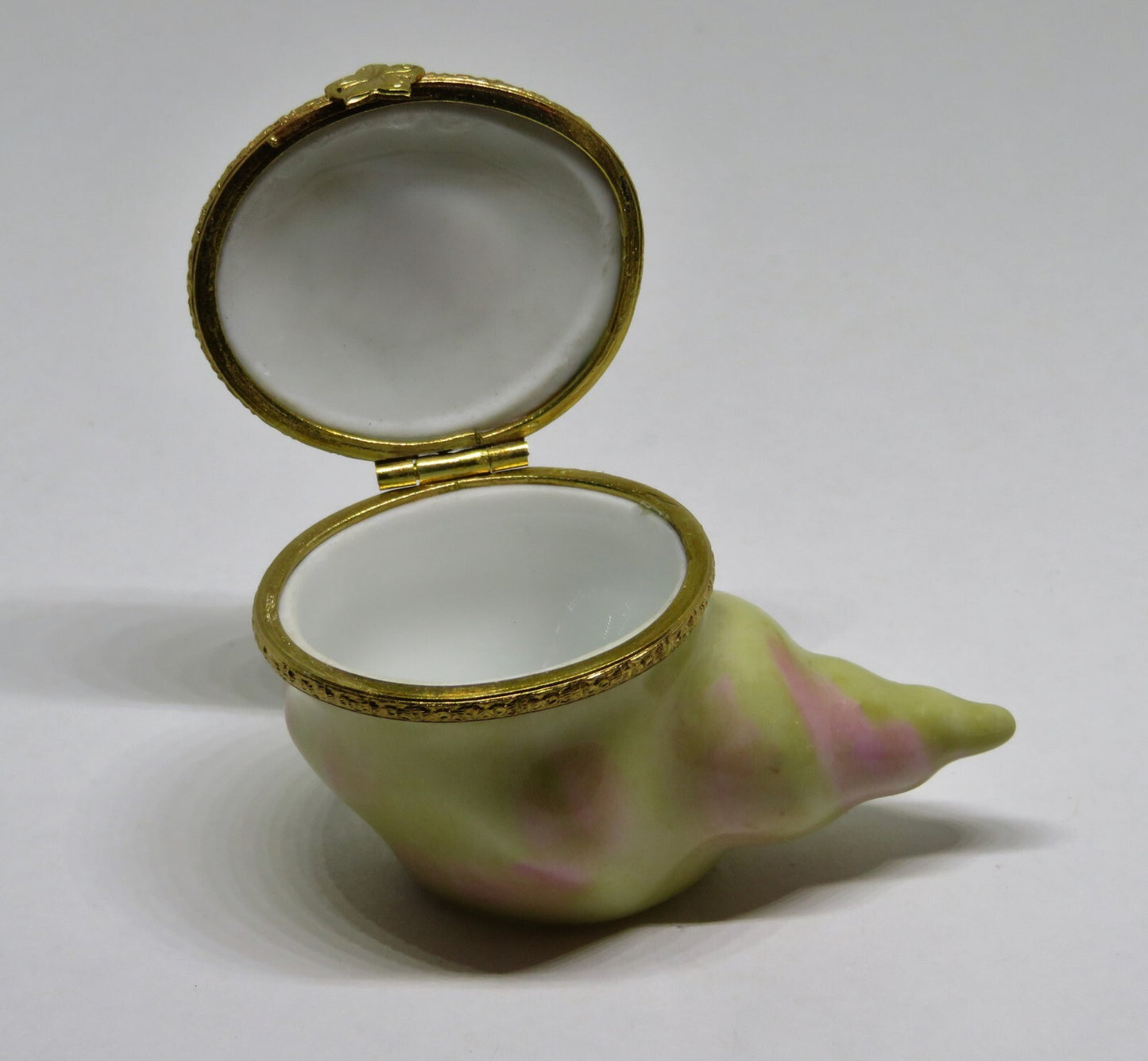 LIMOGES FRANCE BOX ~ SPIRAL SEA SHELL ~ FLORAL ~ FLOWERS ~ PEINT MAIN