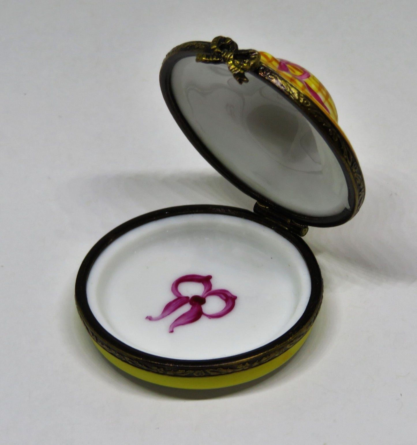 LIMOGES FRANCE BOX- 'STRAW' GARDENING HAT & REMOVABLE HAT INSIDE - SUMMER BONNET