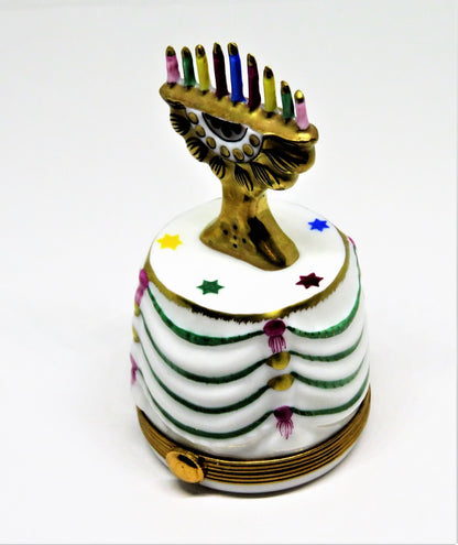 LIMOGES FRANCE BOX - PIERRE ARQUIE - HANUKKAH MENORAH ON A TABLE - JUDAICA - LE