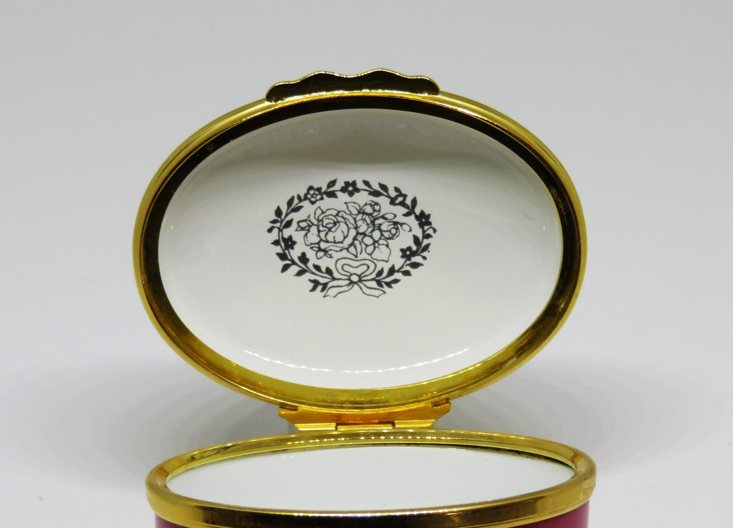 HALCYON DAYS ENGLISH ENAMEL BOX - "LAUGHTER AND THE LOVE OF FRIENDS" - FLOWERS