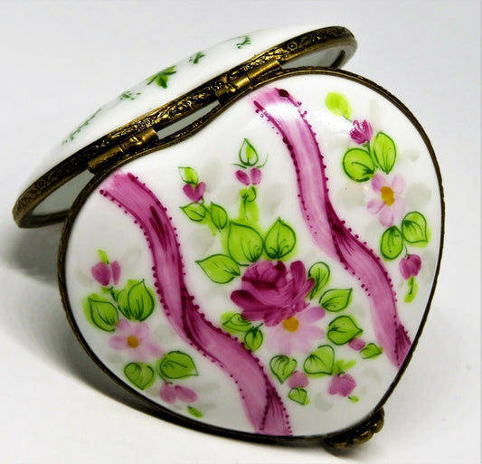 LIMOGES FRANCE BOX ~ HEART & ROSES & RIBBONS ~ FLOWER BOUQUET ~ ANNIVERSARY
