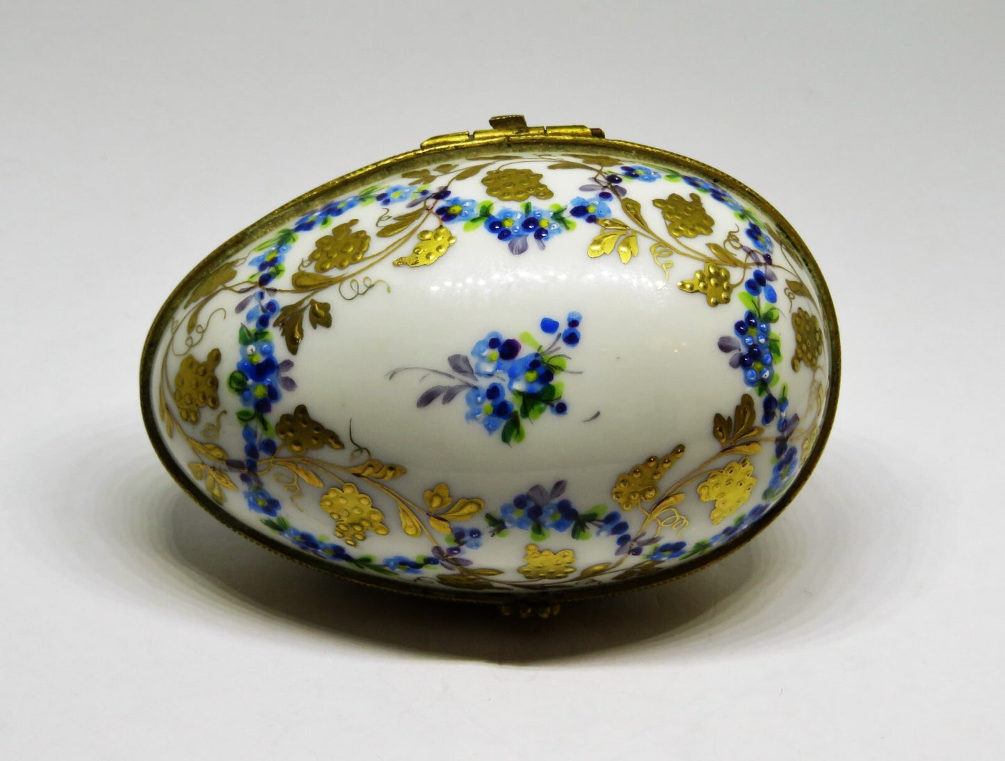 LIMOGES BOX - LE TALLEC EGG - GOLD GRAPEVINE & FLOWERS - TREILLE MUSCATE - 1962