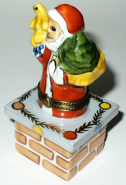 LIMOGES FRANCE BOX ~ SANTA CLAUS IN CHIMNEY ~ CHRISTMAS TREE & TOYS ~ PEINT MAIN