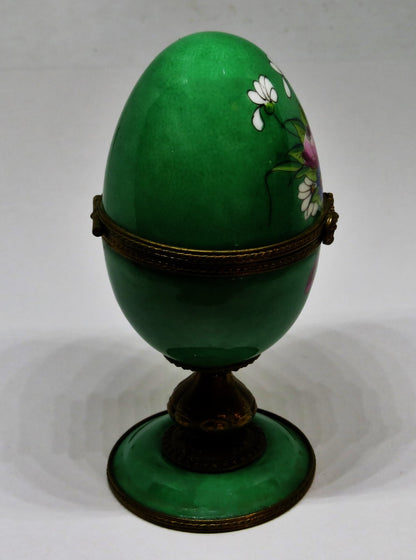 LIMOGES BOX - VIALARD - EASTER EGG ON A PEDESTAL - BOUQUET OF FLOWERS - "AS IS"