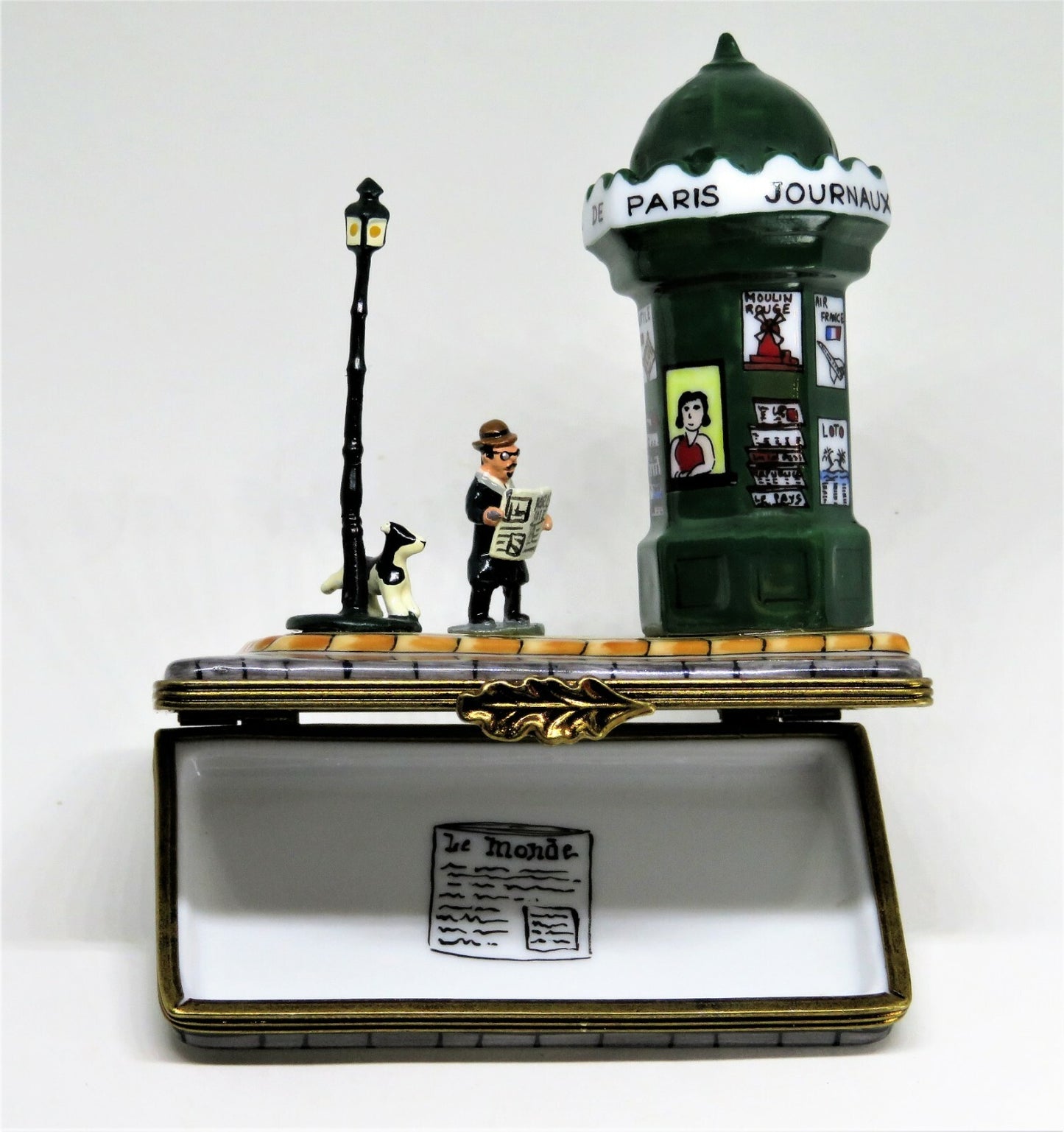 LIMOGES FRANCE BOX - PARIS SCENE - NEWSPAPER KIOSK & MAN & DOG & STREET LIGHT