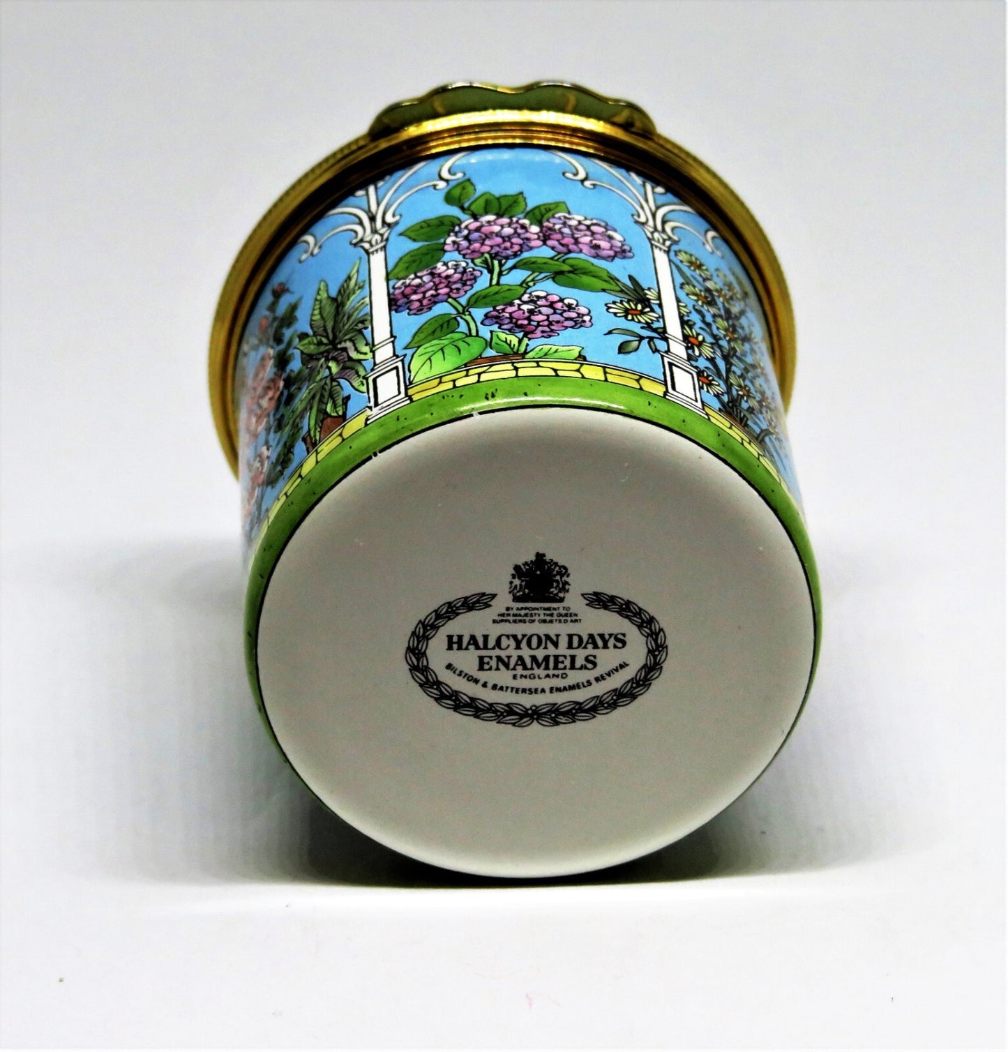 HALCYON DAYS ENAMEL BOX - GARDEN - GREENHOUSE - FLOWERS - DAISY - ROSE - LILY