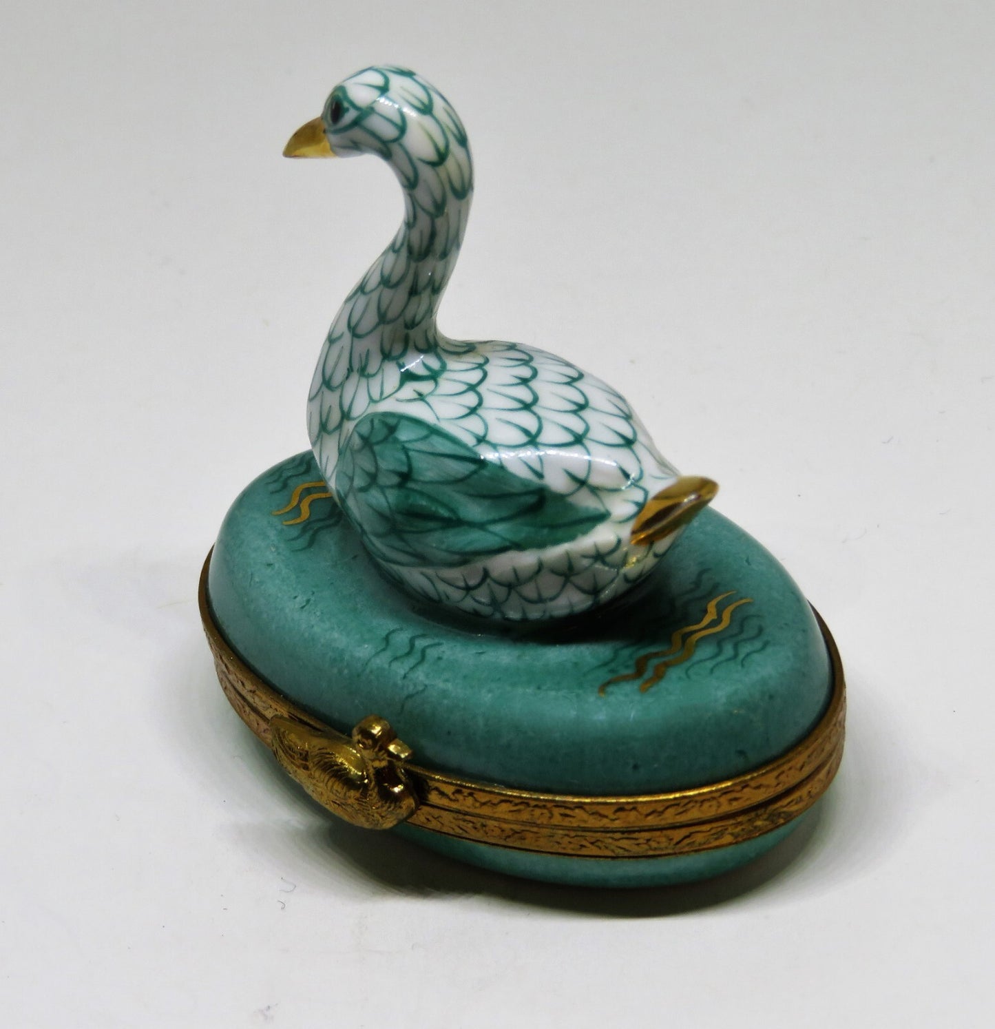 LIMOGES FRANCE BOX - TEAL FISHNET SWAN IN A POND - HEREND STYLE FISH NET