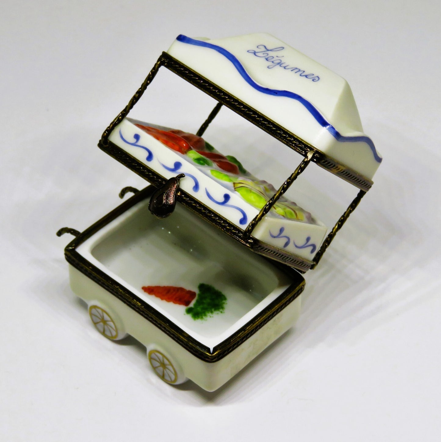 LIMOGES BOX ~ OUTDOOR VEGETABLE STAND ~ PUSHCART & AWNING ~ LEGUMES ~ PEINT MAIN