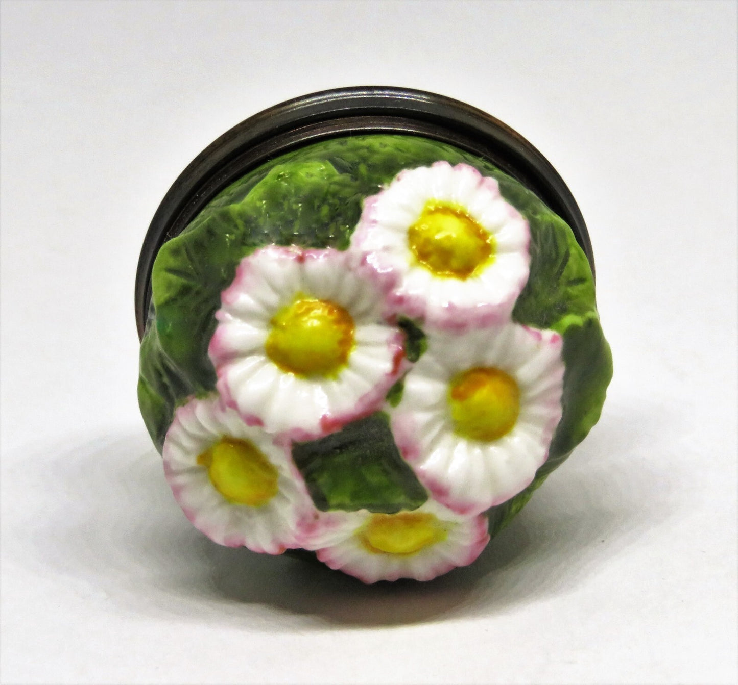 HALCYON DAYS ENAMEL BOX - SMALL DAISY BONBONNIERE - FLOWERS - ANNIVERSARY - MIB