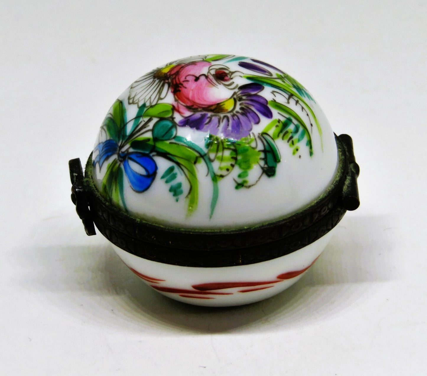 LIMOGES FRANCE BOX ~VIALARD~ SMALL BALL FLORAL ~ BOUQUET OF FLOWERS ~ PEINT MAIN