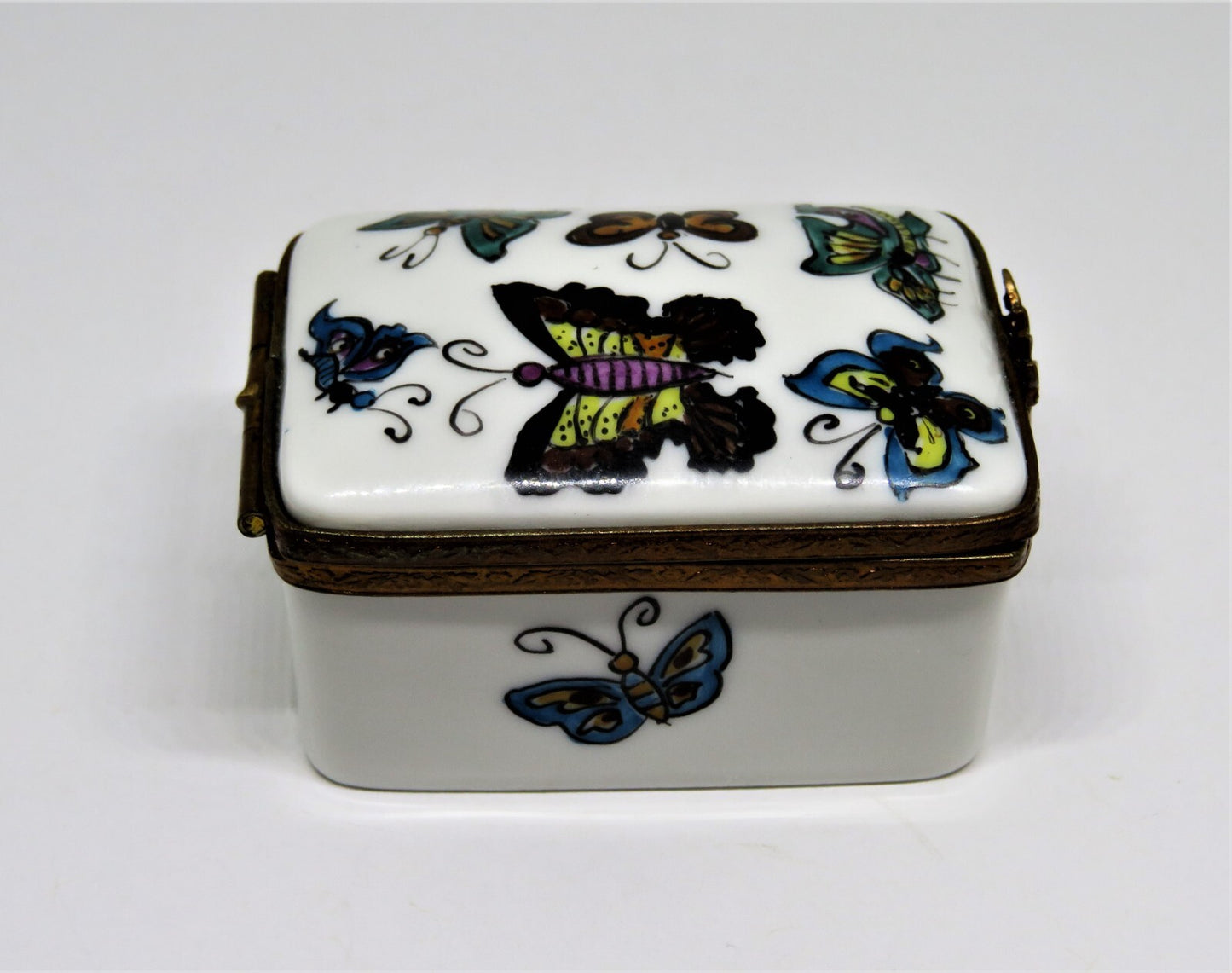LIMOGES FRANCE BOX - BUTTERFLY & DRAGONFLY RECTANGLE - BUTTERFLY CLASP - INSECTS