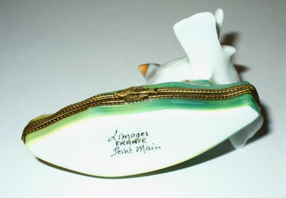 LIMOGES FRANCE BOX - THANKSGIVING - WHITE FANTAIL DOVE ON AN EAR OF CORN - BIRDS