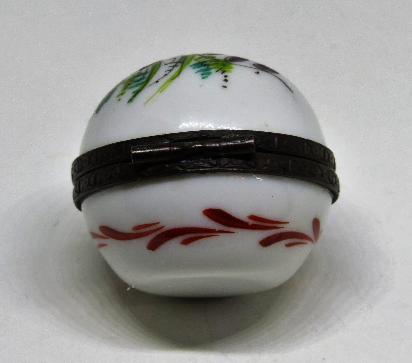 LIMOGES FRANCE BOX ~VIALARD~ SMALL BALL FLORAL ~ BOUQUET OF FLOWERS ~ PEINT MAIN