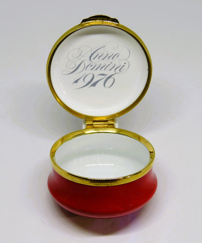 CRUMMLES ENGLISH ENAMEL BOX- ANNO DOMINI CHRISTMAS 1976 - ROBIN & HOLLY & CHURCH