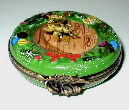 LIMOGES BOX - CHRISTMAS - WREATH & BRASS REINDEER DOOR KNOCKER - BOWS & HOLLY