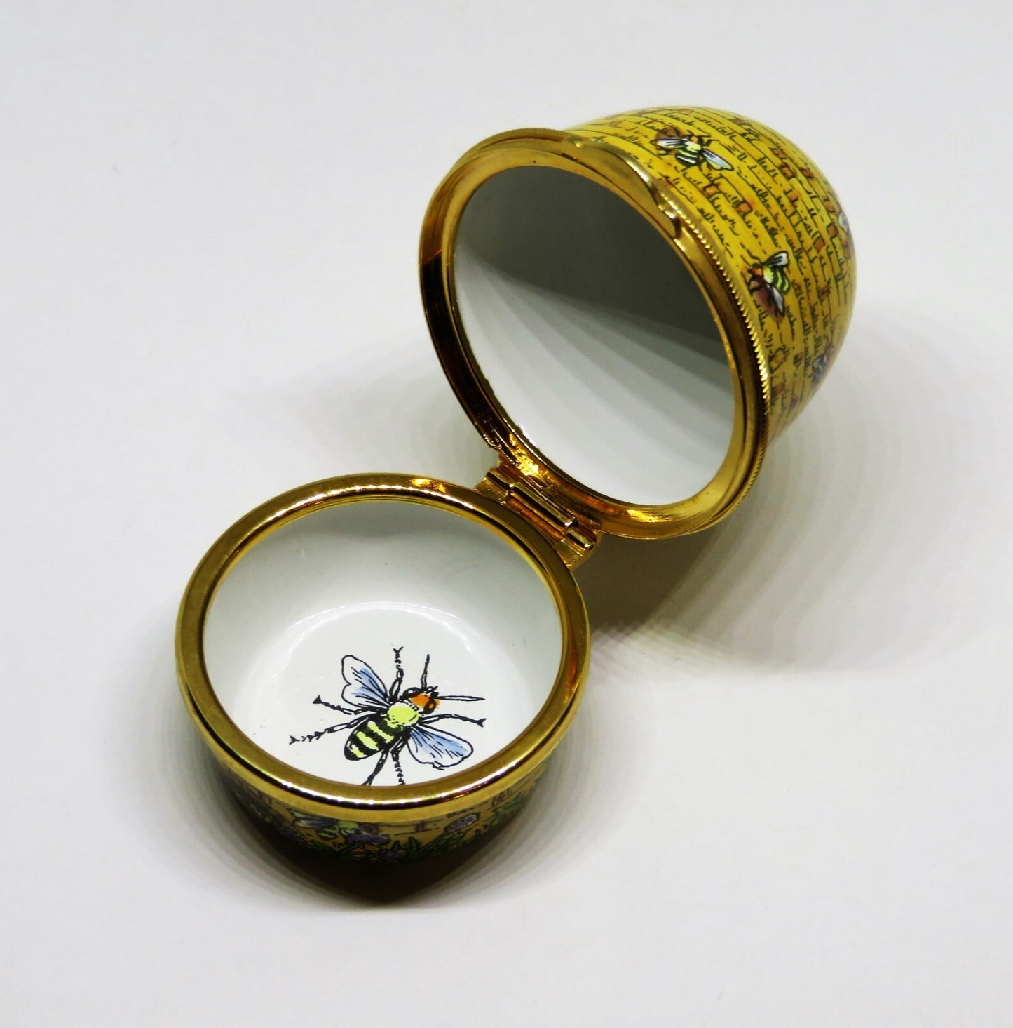 STAFFORDSHIRE ENGLISH ENAMEL BOX - VINTAGE BEEHIVE - BEE HIVE - BEES & FLOWERS