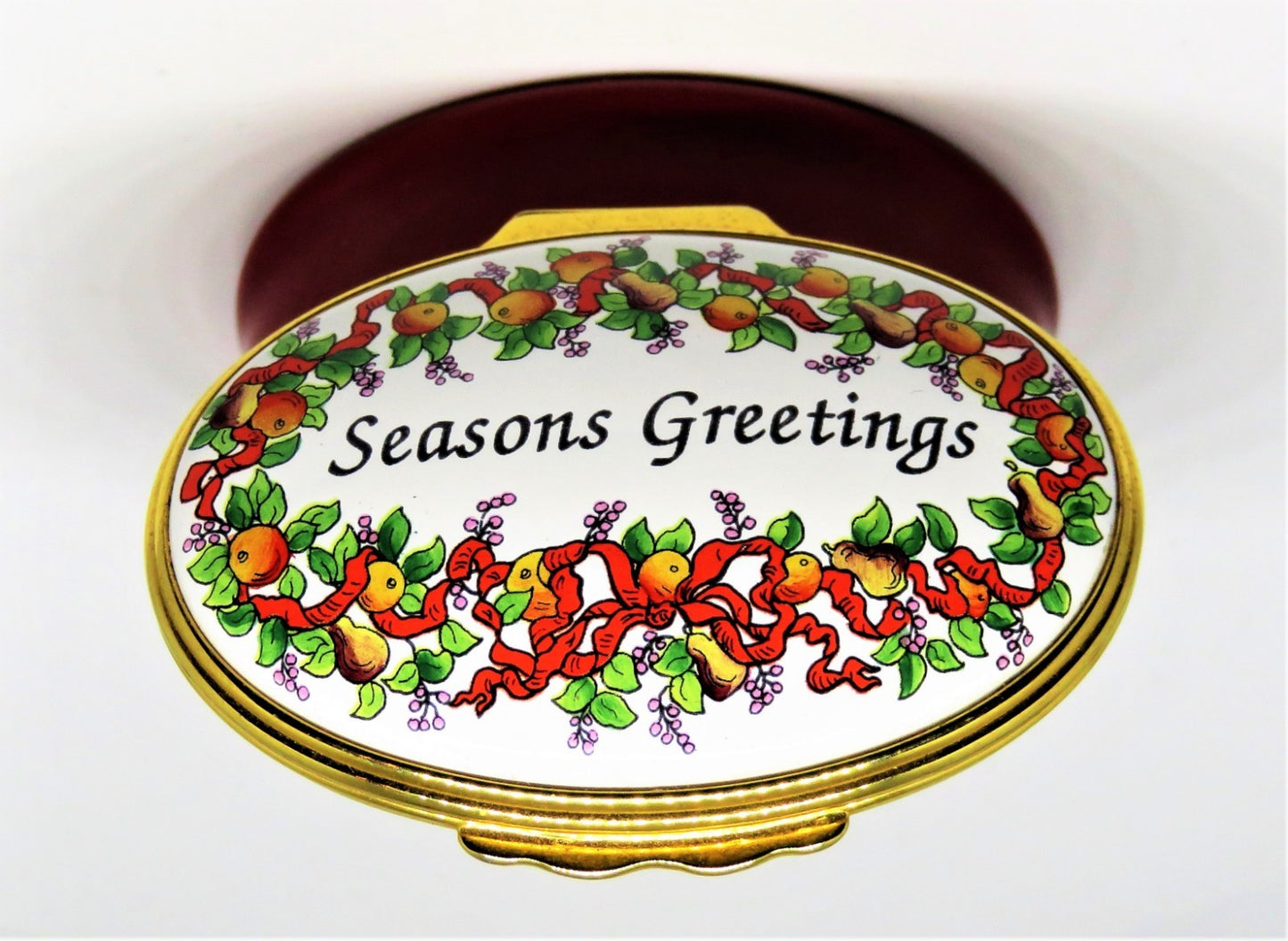 HALCYON DAYS ENAMEL BOX - "SEASONS GREETINGS" - CHRISTMAS WREATH - MISTLETOE