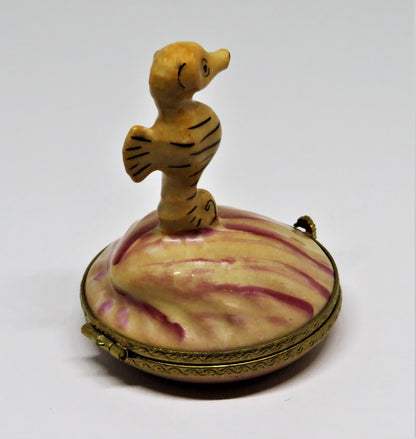 LIMOGES BOX - ROCHARD - SEAHORSE ON A SEASHELL - CLAM SHELL - SEAHORSE CLASP